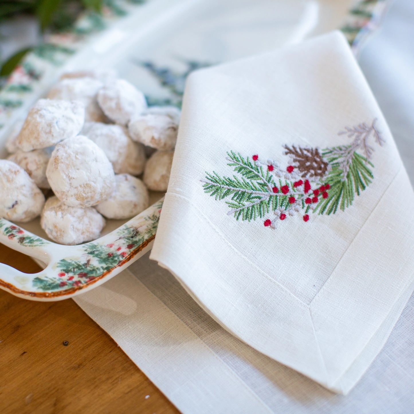 Natale Sprig Embroidered Linen Napkin